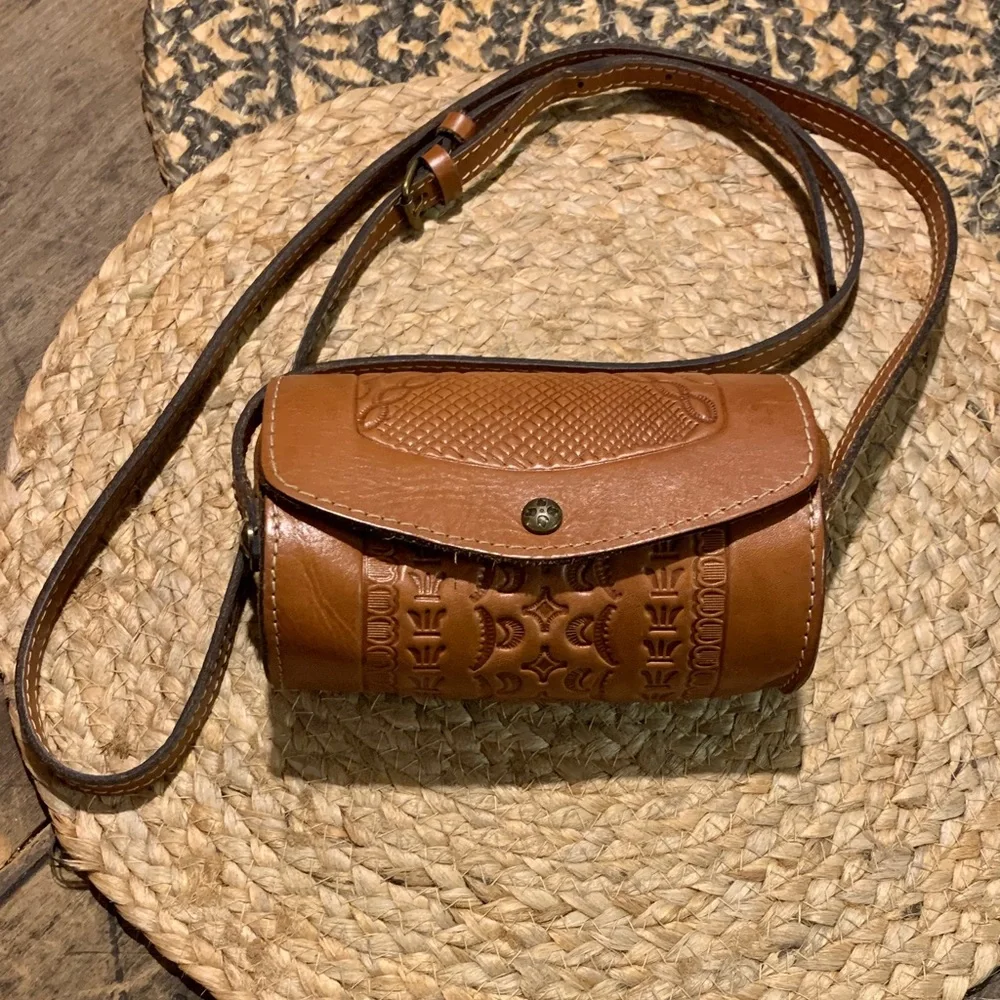 Beautiful Patricia Nash Tooled Brown Leather Crossbody Bag - Picture 1 of 10